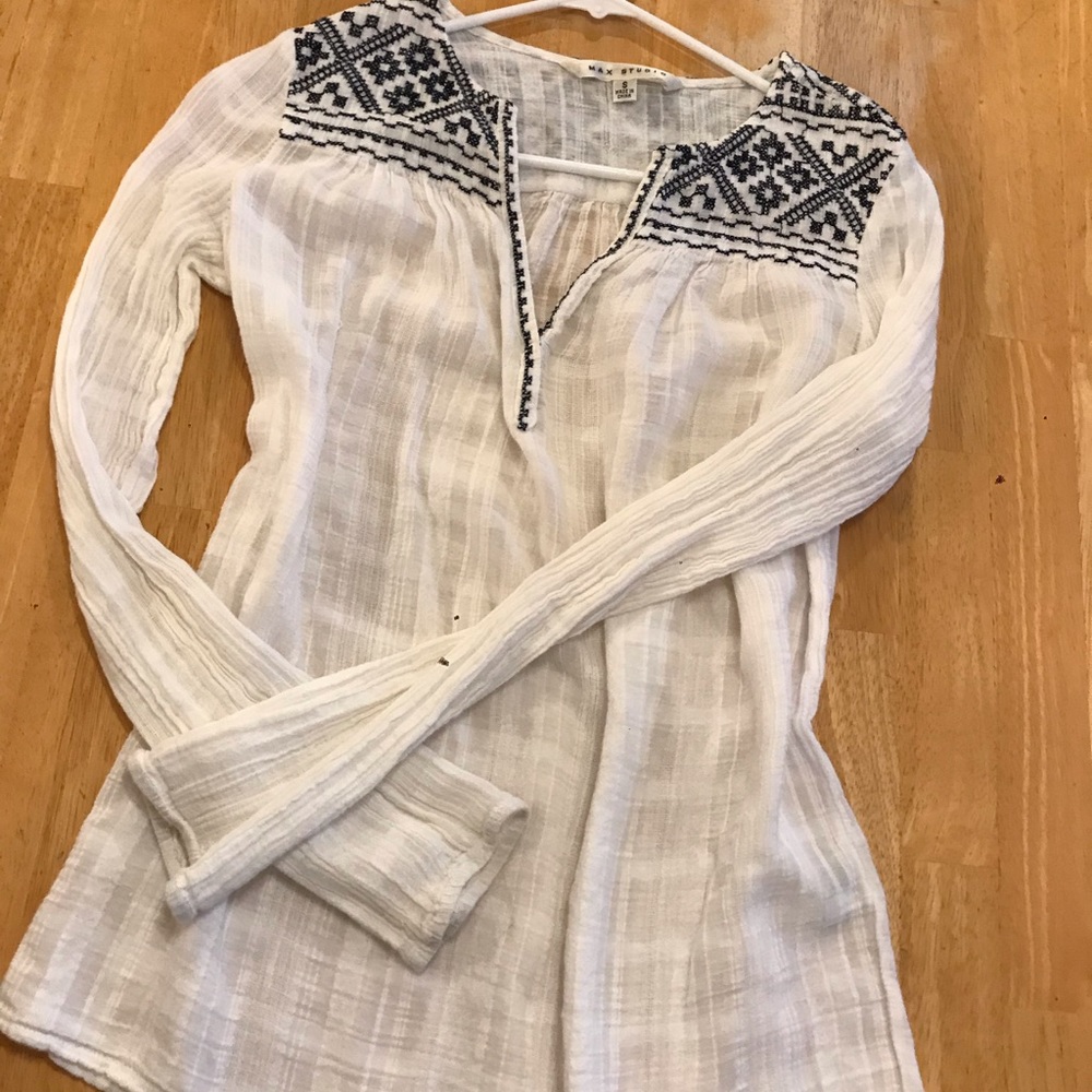 Small boho embroidered long sleeve linen shirt
